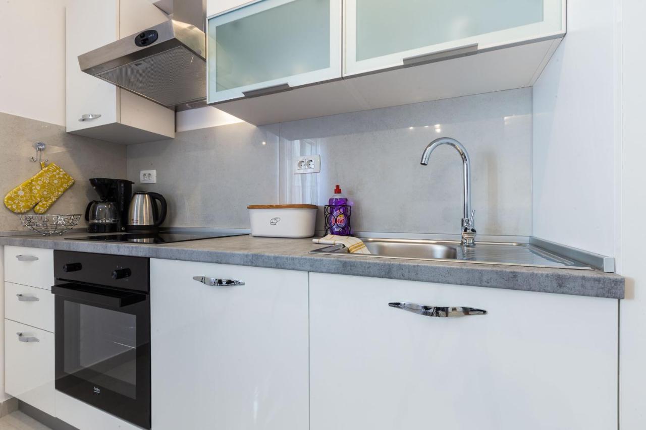 Petra Modern Apartment With Free Parking And Bbq Zadar Exterior photo
