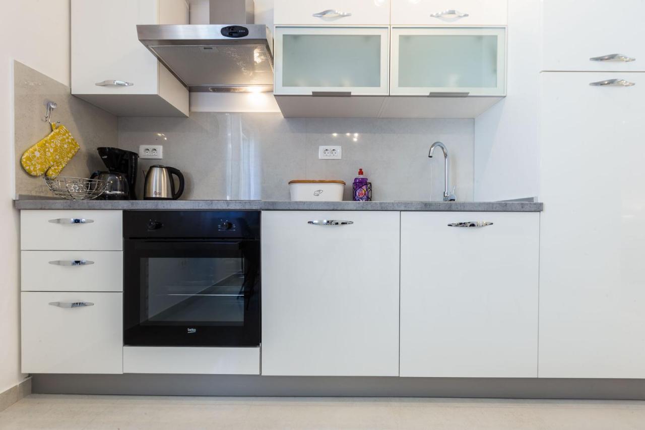 Petra Modern Apartment With Free Parking And Bbq Zadar Exterior photo